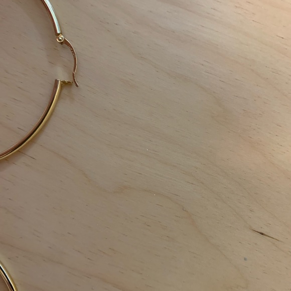 *Sold* 14kt Gold Hoop earrings - Picture 7 of 13
